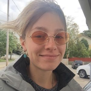 Meet your Posher, Megan